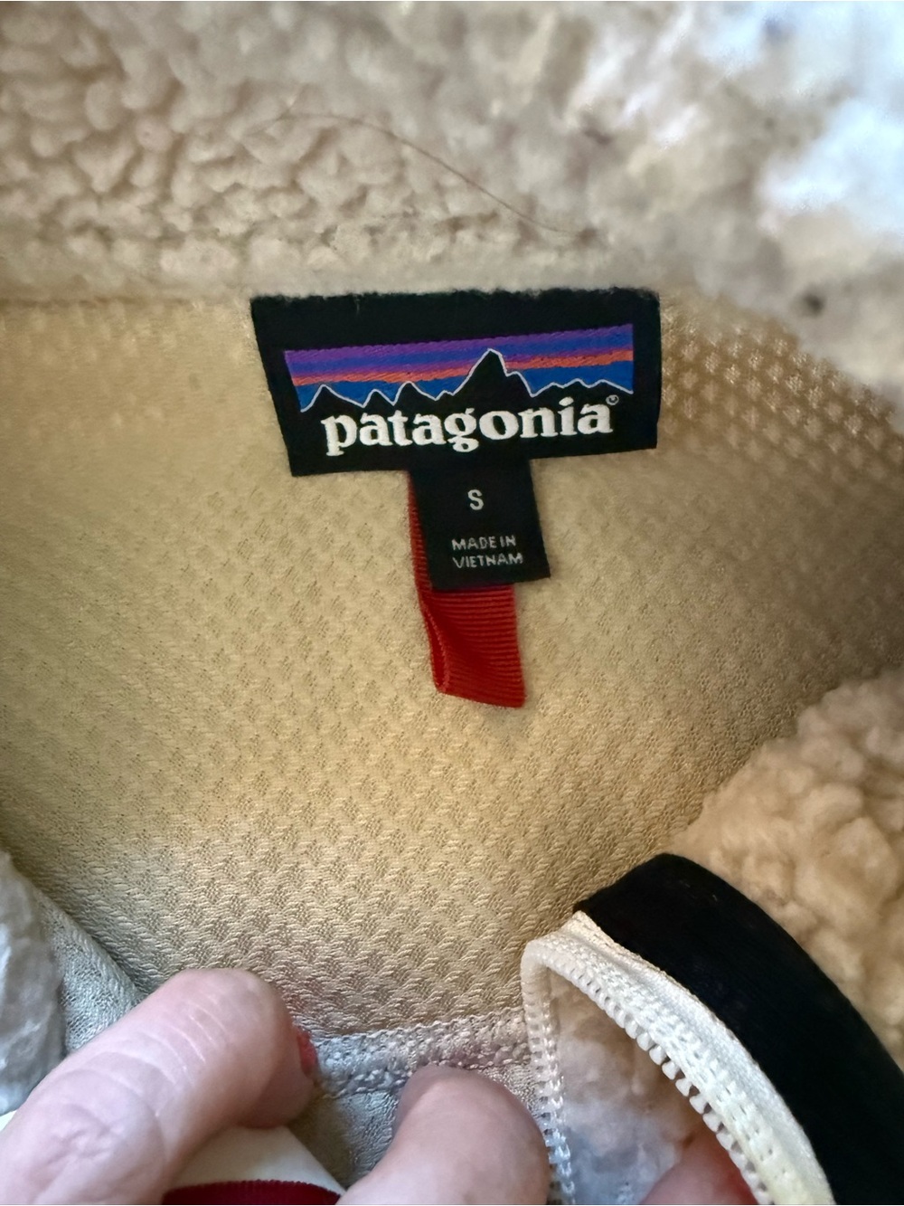 Patagonia Cream Sherpa Jacket with Red and Black Accents - Picture 2 of 2